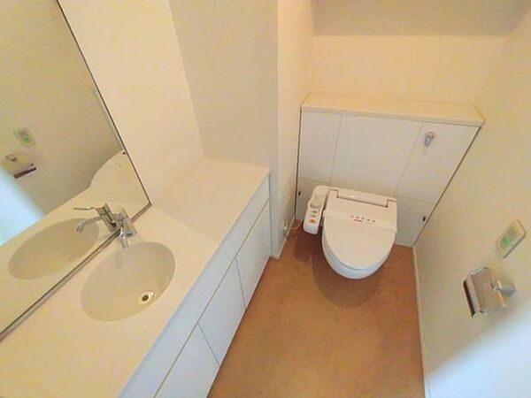 トイレを拡大表示