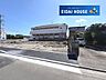 その他：駐前面道路含む外観