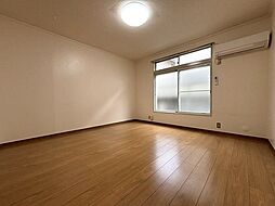 ドルフィン 102 1階1Kのリビング/ダイニング