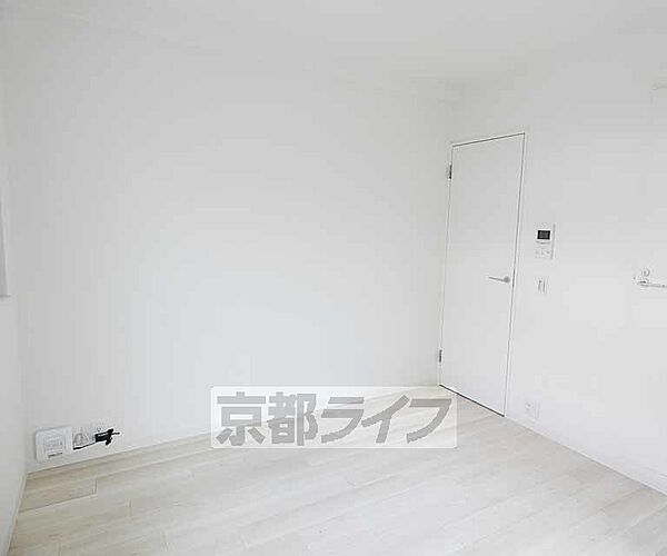画像25:白を基調とした綺麗なお部屋です。