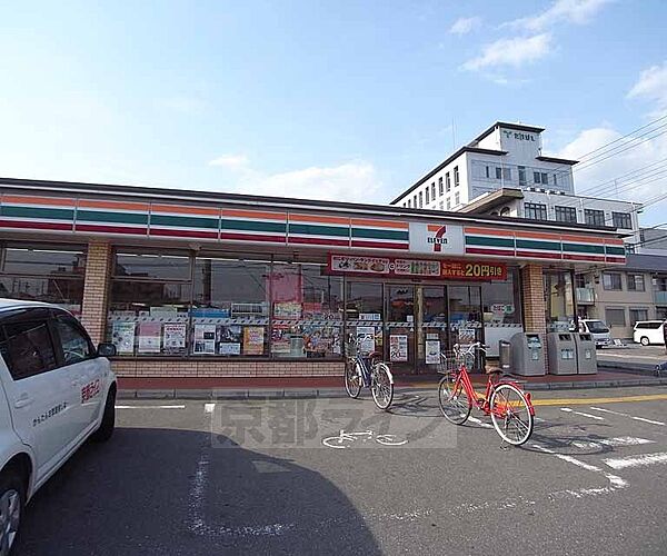 画像28:セブンイレブン京都西京極豆田町店まで366m 西小路花屋町を西に行ったところの北側にございます。