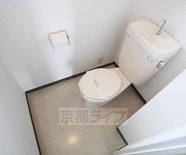 画像10:シンプルなトイレです