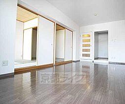 ローファス・パートII 3階3LDKのリビング/ダイニング