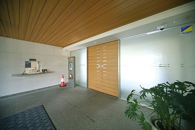 エントランス コスモ・ザ・パークス調布多摩川 4階/-