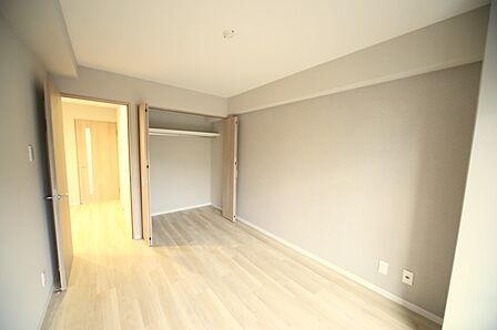 クローゼット付きの洋室は、お子様部屋にいかがでしょうか♪