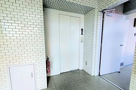 エレベータがございますので、お部屋への移動が安心ですね。