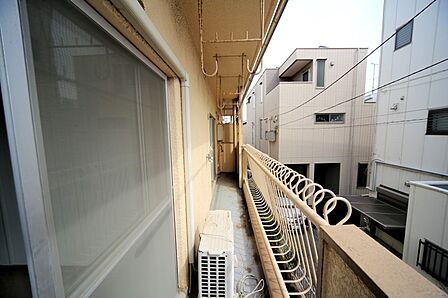 お洗濯物が良く乾きそうな、南向きのワイドバルコニーです♪