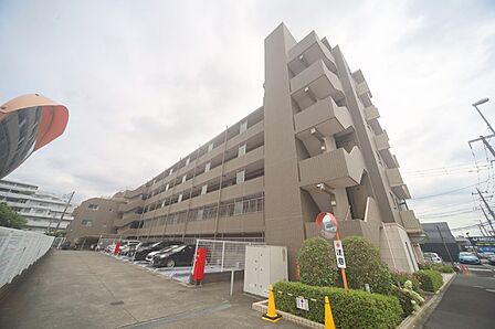東急田園都市線「江田」駅まで、徒歩15分の立地です♪