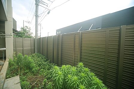 1階部分ですので、専用庭がございます♪