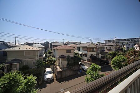 3階部分の南向きで、陽当り良好となっております♪