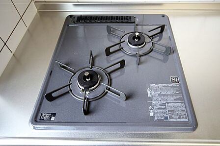 二ツ口コンロの、システムキッチンです。