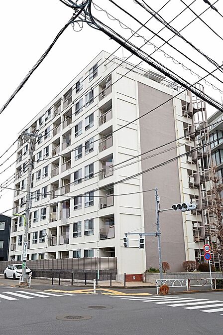 周辺は、買い物など便利な住環境となっております♪