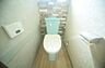 トイレ：温水洗浄機能付きのトイレで、いつも快適に♪