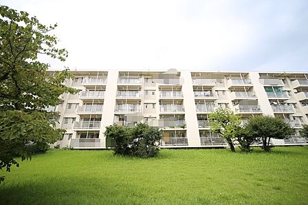 お買物施設充実で、利便性の高い立地でございます♪