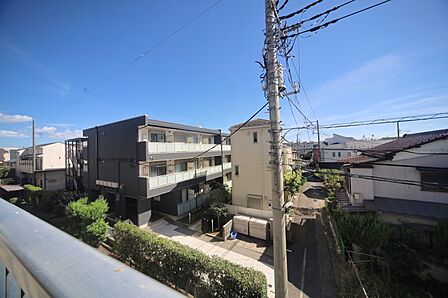 2階部分の南西向きで、陽当り良好となっております♪