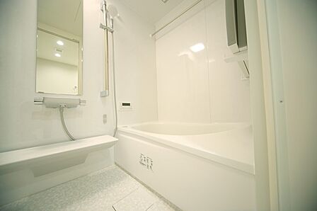 追い焚き機能の有るオートバスで、寛ぎの時間をお過ごしください♪