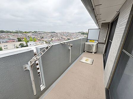 お洗濯物が良く乾きそうな、南向きのワイドバルコニーです♪