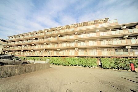 総戸数44戸です! 新耐震基準のマンションとなっております♪