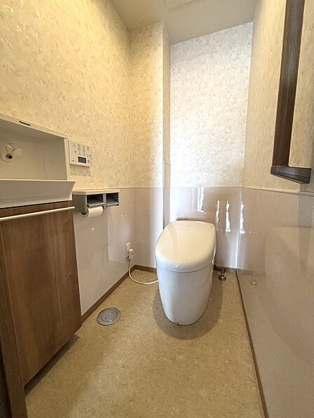 手洗い付き! 温水洗浄機能付きのトイレで、いつも快適に♪