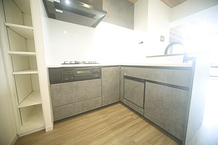 カウンターキッチンで、お料理しながら会話が楽しめます♪