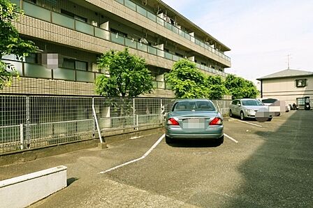 敷地内駐車場月額20000円(現状空はございません。)