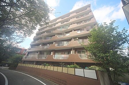 東急田園都市線・世田谷線「三軒茶屋」駅、東急東横線「祐天寺」駅、まで徒歩15分です♪