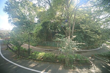 2階部分の南西向きで、陽当り良好となっております♪