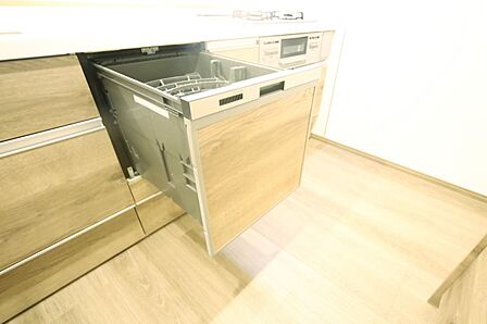 食器洗い乾燥機付きで、洗い物の時間をご家族のお時間に。