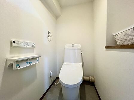 タンクもコンパクトですっきりしたお手洗い