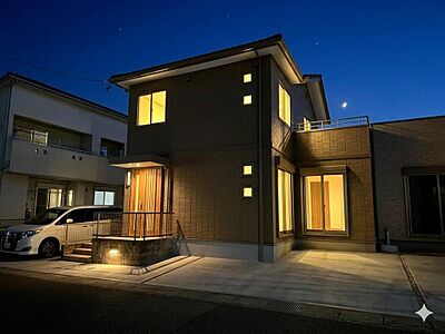 外観:ルーフバルコニー付きトヨタホーム施工の邸宅です 外観:ルーフバルコニー付きトヨタホーム施工の邸宅です