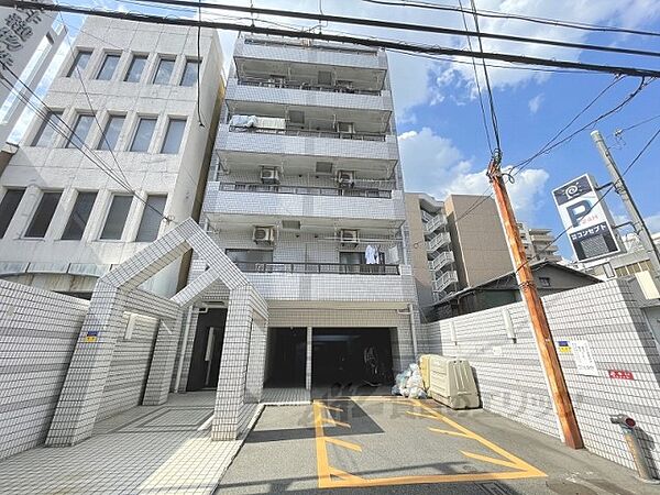 京都府京都市下京区万寿寺通室町西入長刀切町(賃貸マンション1LDK・4階・43.45㎡)の写真 その1