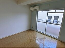 京福電気鉄道北野線 龍安寺駅 徒歩6分の賃貸マンション 1階1Kのリビング/ダイニング