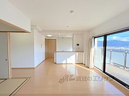 京都地下鉄東西線 御陵駅 徒歩31分の賃貸マンション 6階3LDKのリビング/ダイニング