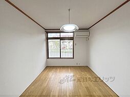 近鉄京都線 大久保駅 徒歩4分の賃貸アパート 2階1Kのリビング/ダイニング