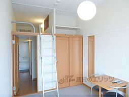 京阪本線 中書島駅 バス15分 羽束師志水町下車 徒歩8分の賃貸アパート 2階1Kのリビング/ダイニング