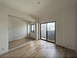 近鉄京都線 上鳥羽口駅 徒歩15分の賃貸マンション 3階2LDKのリビング/ダイニング