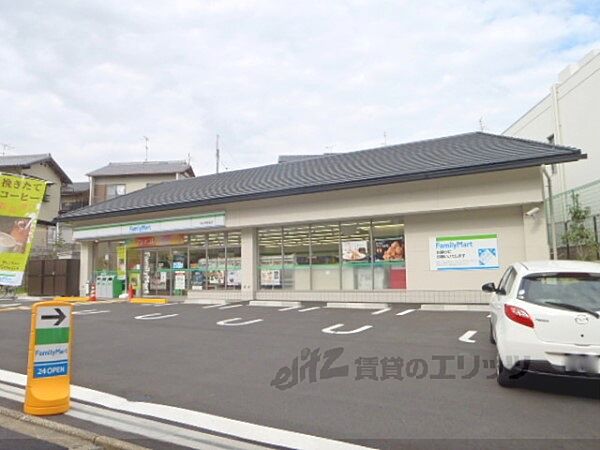 画像18:ファミリーマート　妙心寺駅前店まで450メートル