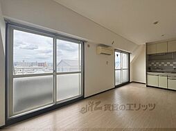 JR山陰本線 丹波口駅 徒歩6分の賃貸マンション 5階ワンルームのリビング/ダイニング