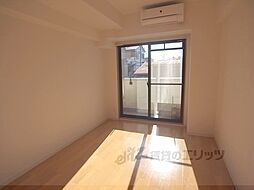 JR山陰本線 二条駅 徒歩5分の賃貸マンション 4階1Kのリビング/ダイニング