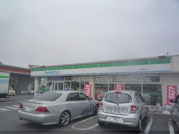 画像24:ファミリーマート　栗東小柿店まで110メートル
