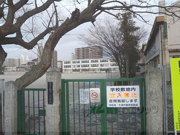 画像11:皇子山中学校まで200メートル