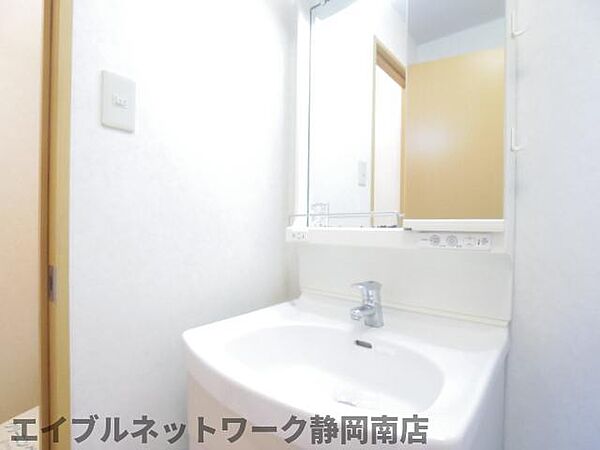 画像23:スペースが確保できる洗面所です