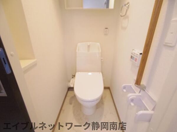 画像8:清潔感のあるトイレです