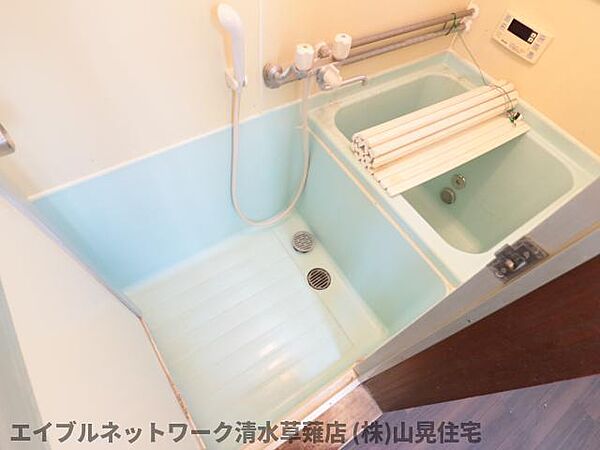 浴室：きれいなお風呂です