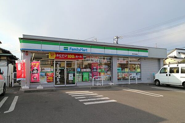 画像18:【コンビニエンスストア】ファミリーマート 清水東大曲町店まで581ｍ