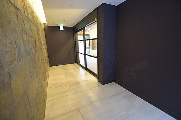 GLUCKMAISON/S-EBIE XI