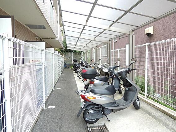 駐輪場・バイク...