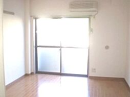 エステート幸 3階1Kのリビング/ダイニング