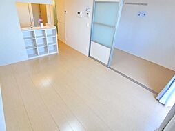 アニバーサリー 1階1LDKのリビング/ダイニング