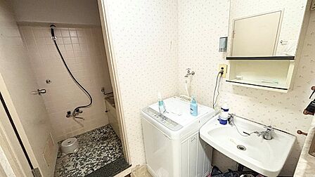 【洗面室】分譲当時の趣のある雰囲気です。